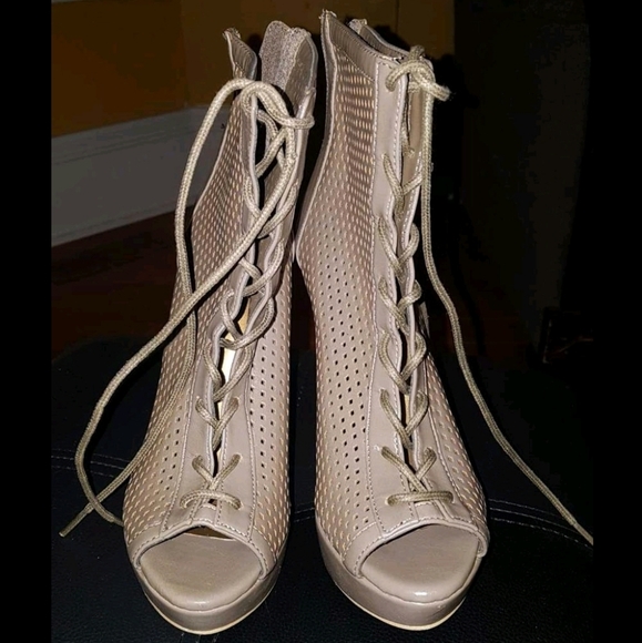 Laceup Olive Green Booties - Picture 2 of 4